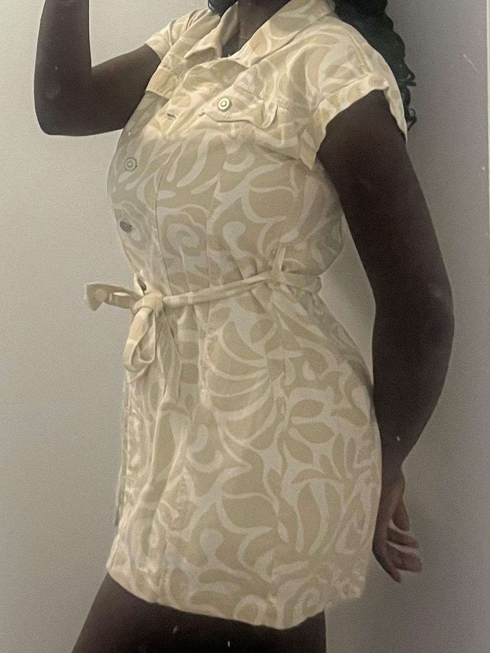 Sleeveless Belted Shirt Dress in Cream and White
